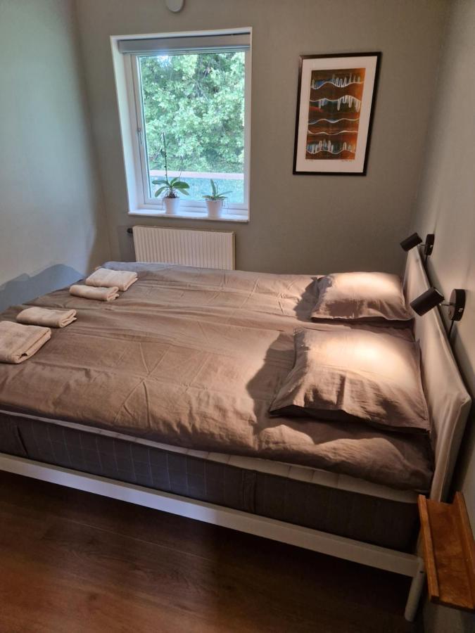 Lantlig Villa Utanfoer Uppsala Alunda Kültér fotó